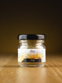 Egles jauno dzinumu pulveris